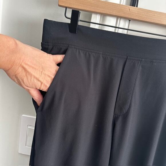 Athleta Brooklyn Mid-Rise Ankle Pant Size: 8 Color: Black - Picture 5 of 11